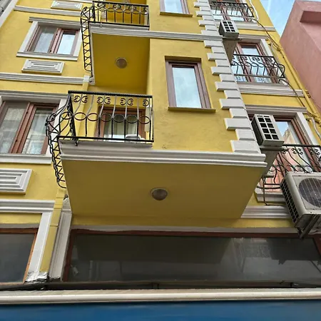 Efe Apartment *